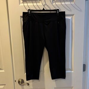 Danskin Black Capri Athletic Leggings